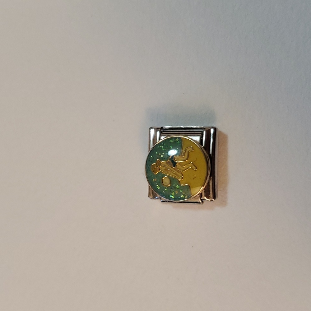 VINTAGE Italian Link Charm Bracelet Charm-Beach Volleyball